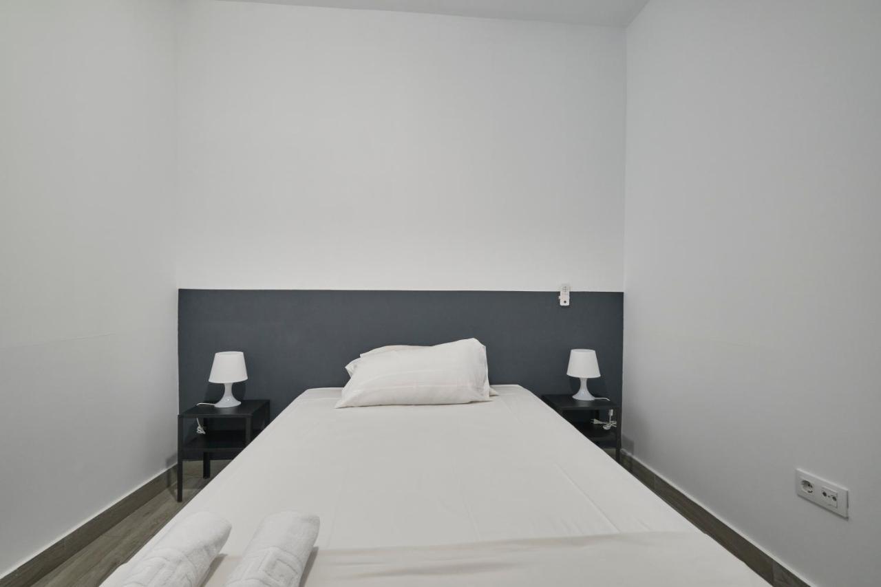 Nunez De Arce Habitaciones Madrid Exterior foto